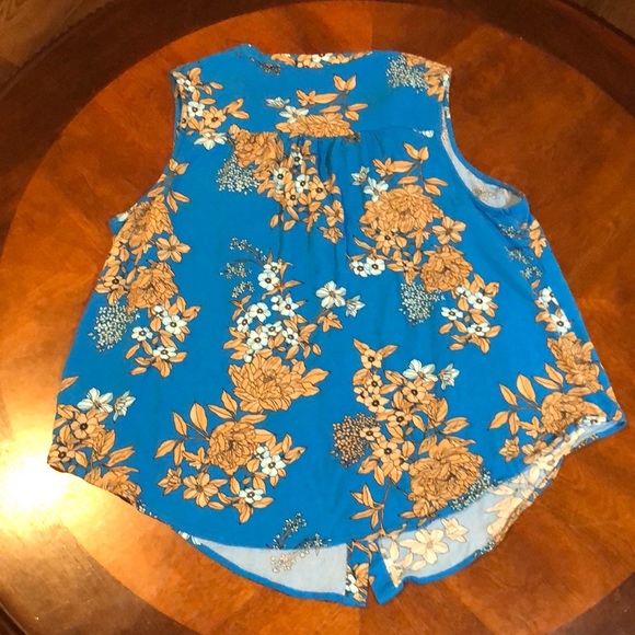 Torrid Blue Floral Crepe Tie Front Button Front Top 00X - Picture 5 of 8